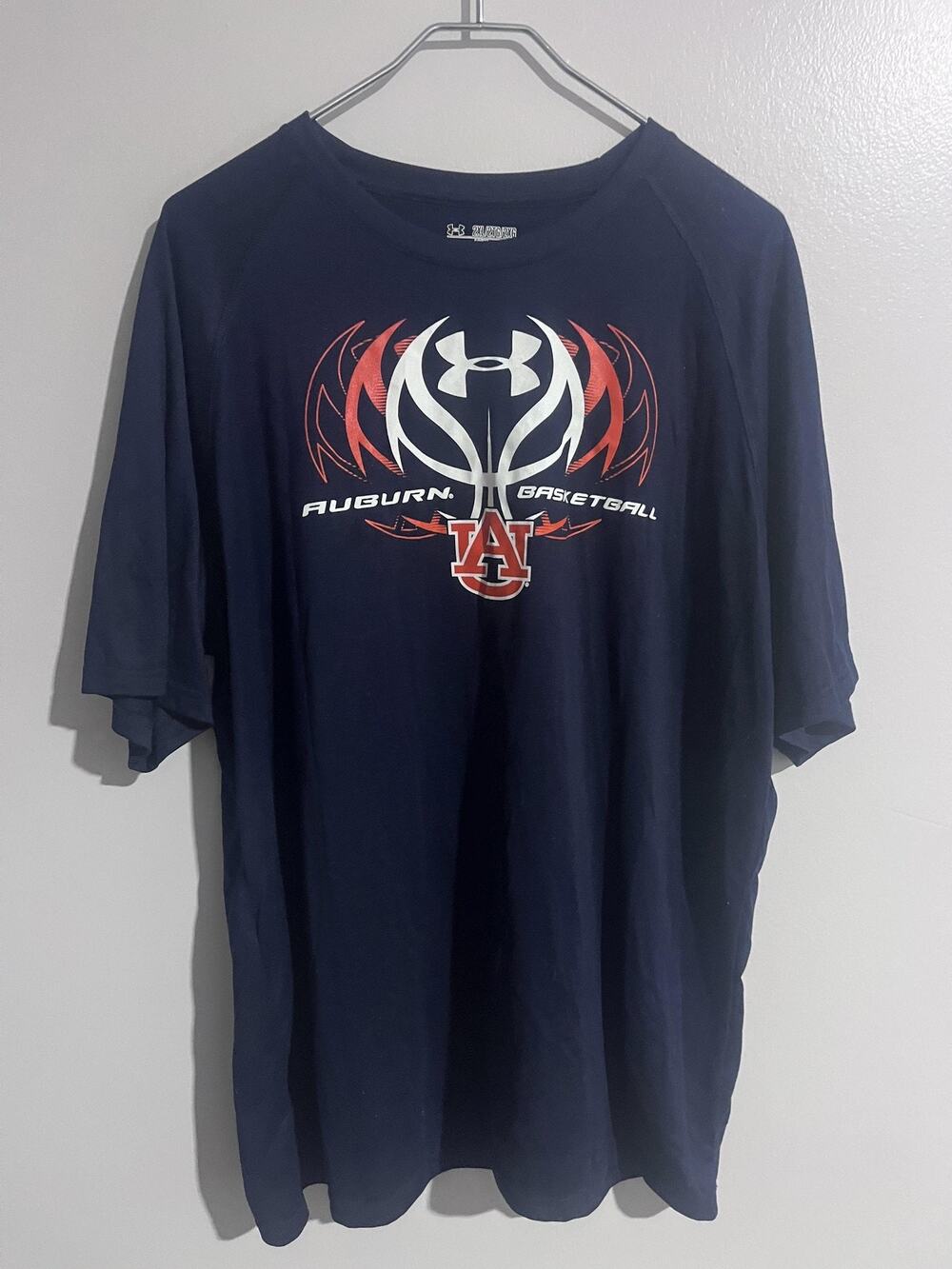 Under Armour Shirt Mens 2XL Blue Auburn Basketball HeatGear Short Sleeve Graphic
